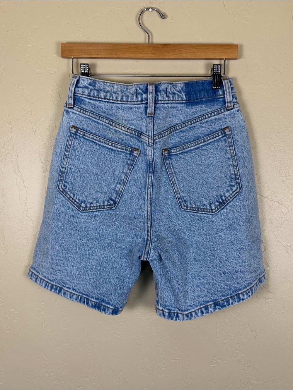 Abercrombie & Fitch Women’s High Rise Dad Short in Light Size 26 - Picture 4 of 7